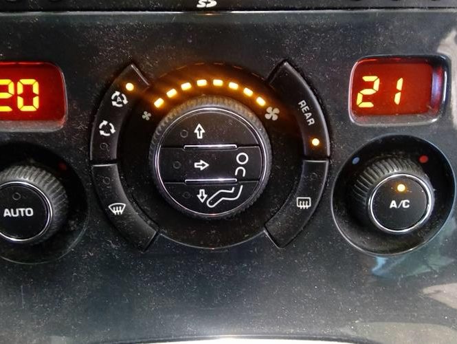 PEUGEOT 5008 1 PHASE 1