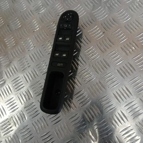 PEUGEOT 5008 1 PHASE 1