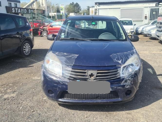 DACIA SANDERO 1