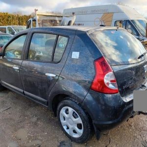 DACIA SANDERO 1