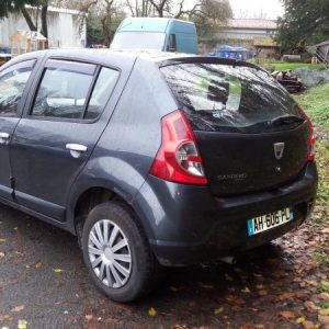 DACIA SANDERO 1
