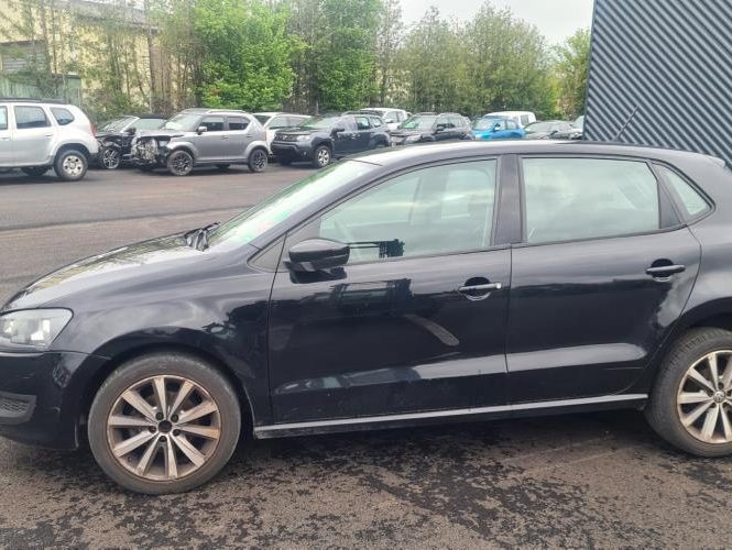 VOLKSWAGEN POLO 5